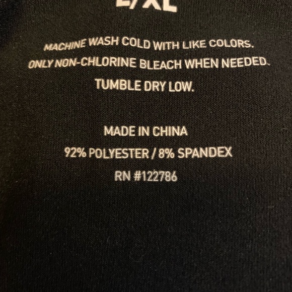 Women's tank top bundle - Picture 6 of 6